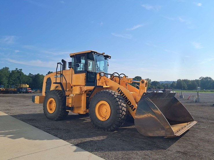 2018-hyundai-hl965-image-2