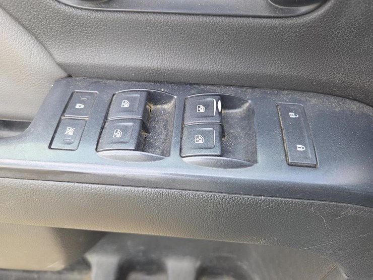 2015-chevrolet-silverado-2500hd-image-55