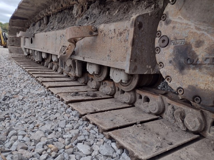 volvo-ec220e-lr-image-39