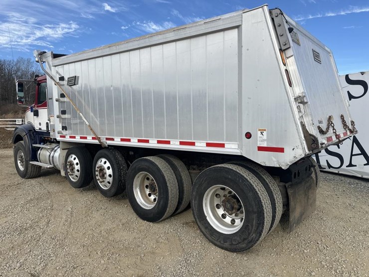 2017-international-hx615-image-3