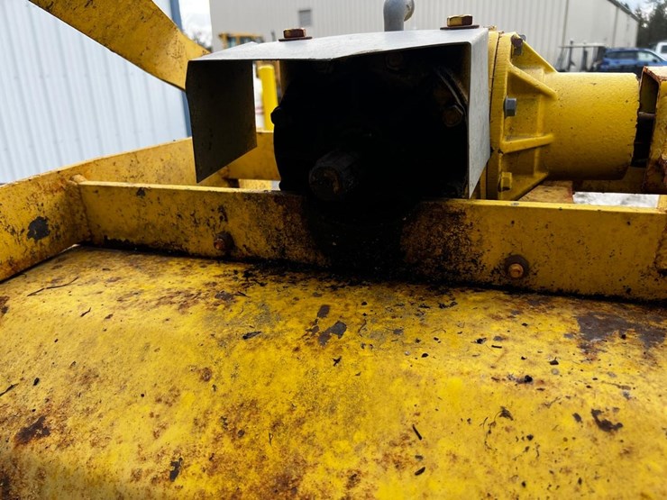 new-holland-tn70a-image-16