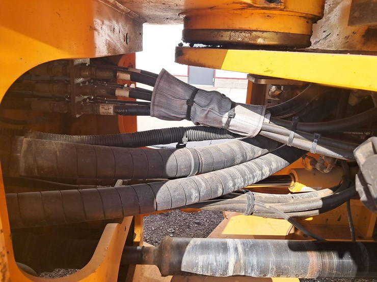 2018-hyundai-hl965-image-13