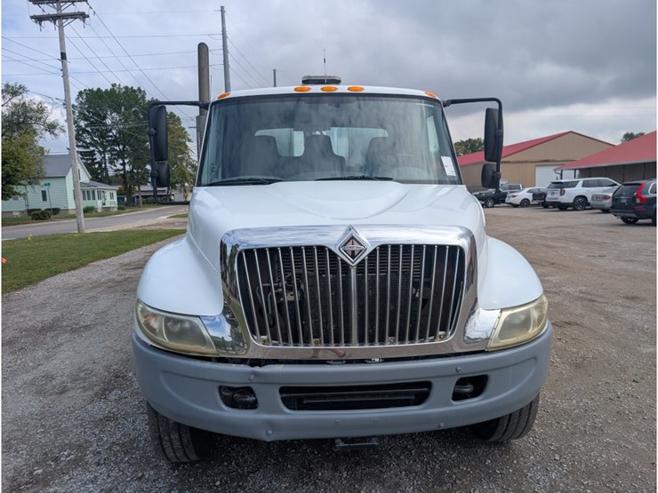 2005-international-durastar-4300-image-2