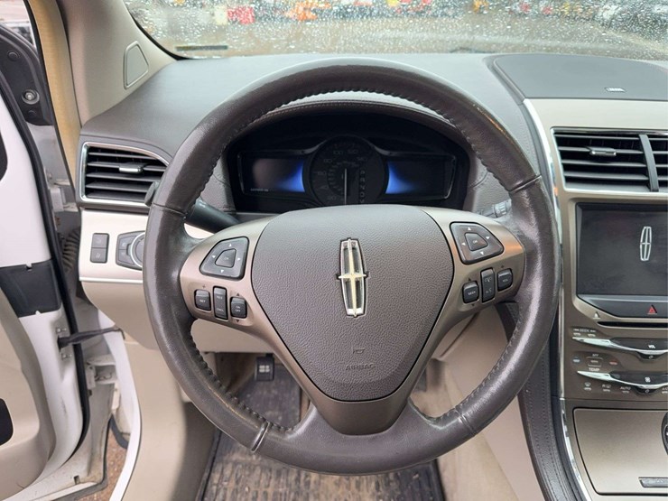 2012-lincoln-mkx-image-29