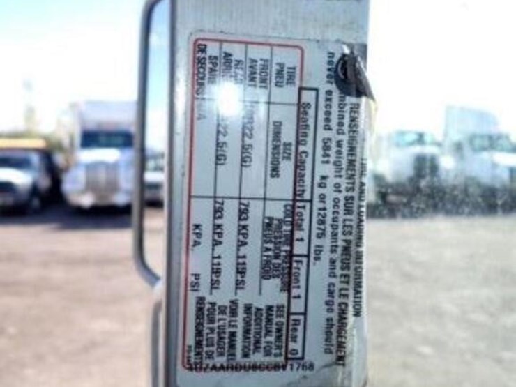 2012-freightliner-mt55-image-12