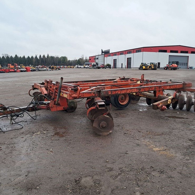 2001 Krause 16' Half Fold Single Wing Disc