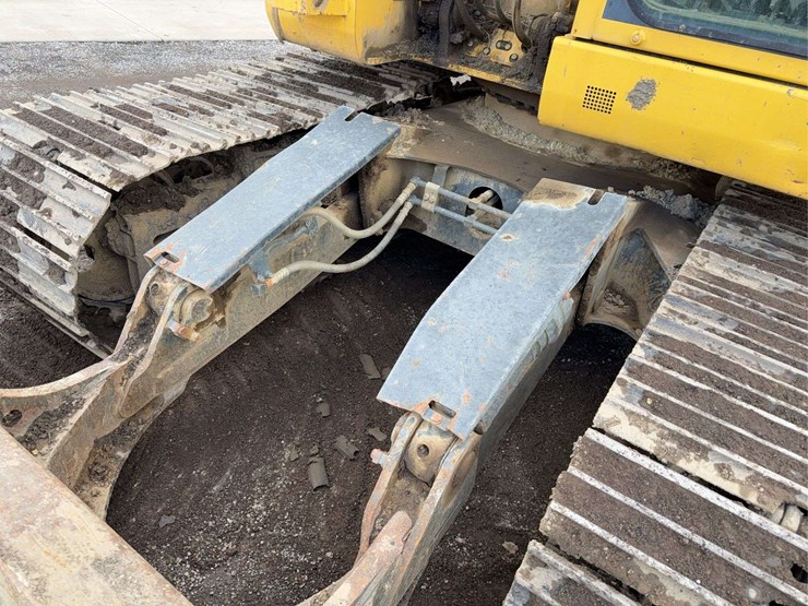 2012-komatsu-pc138-image-30