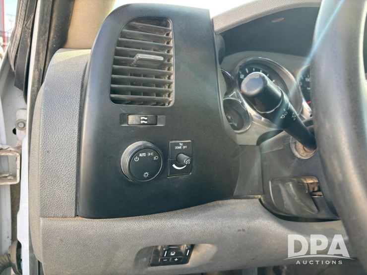 2010-chevrolet-silverado-2500hd-image-77