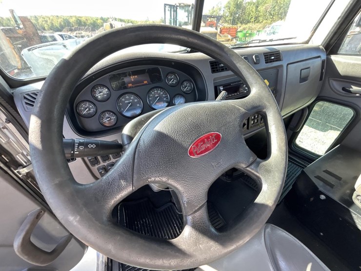 2017-peterbilt-337-image-101