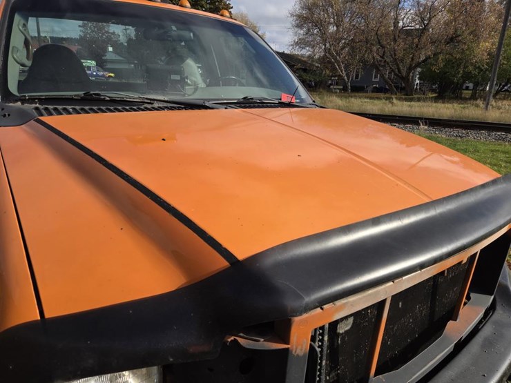 ford-f550-xl-image-13