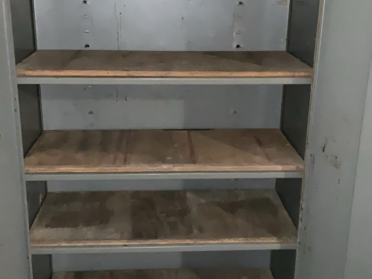 #574-•-metal-storage-cabinet-image-3