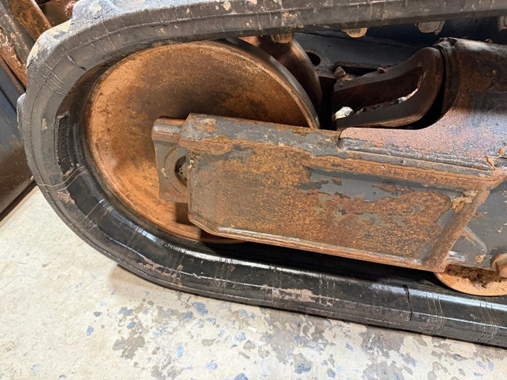 2021-bobcat-t595-image-13