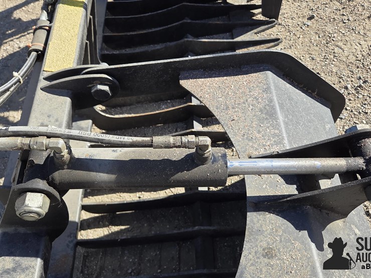 80"-rock/brush-grapple-image-12