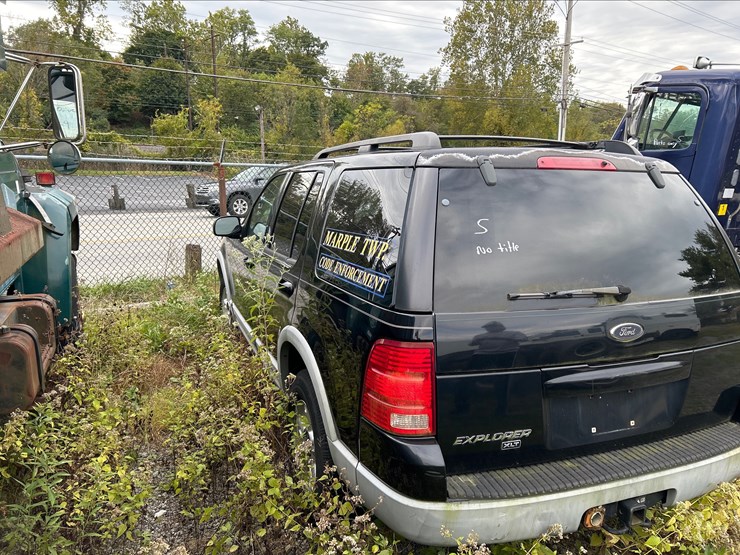 ford-explorer-xlt-image-4