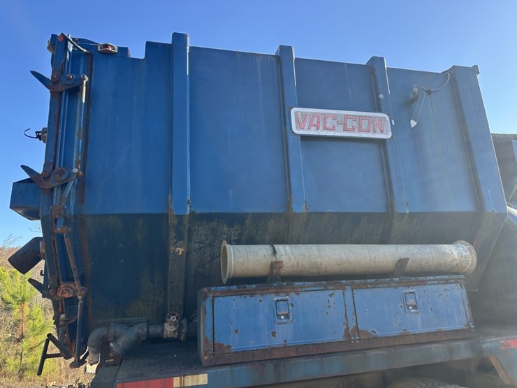 1990-ford-l9000-image-23