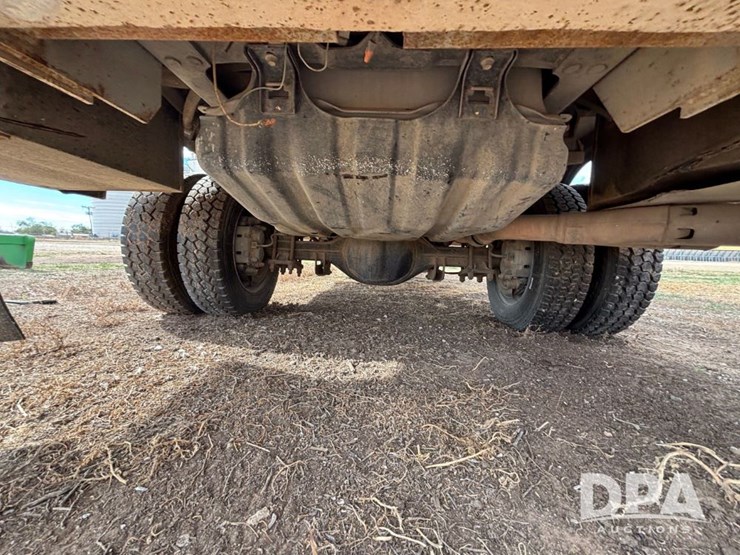 2011-ford-f550-image-34