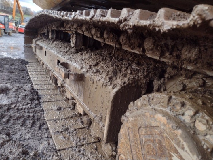 caterpillar-325d-image-34