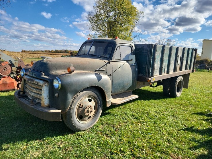 1953-gmc-354-24-round-top-cab-single-axle-grain-truck--needs-axle-shaft-image-1