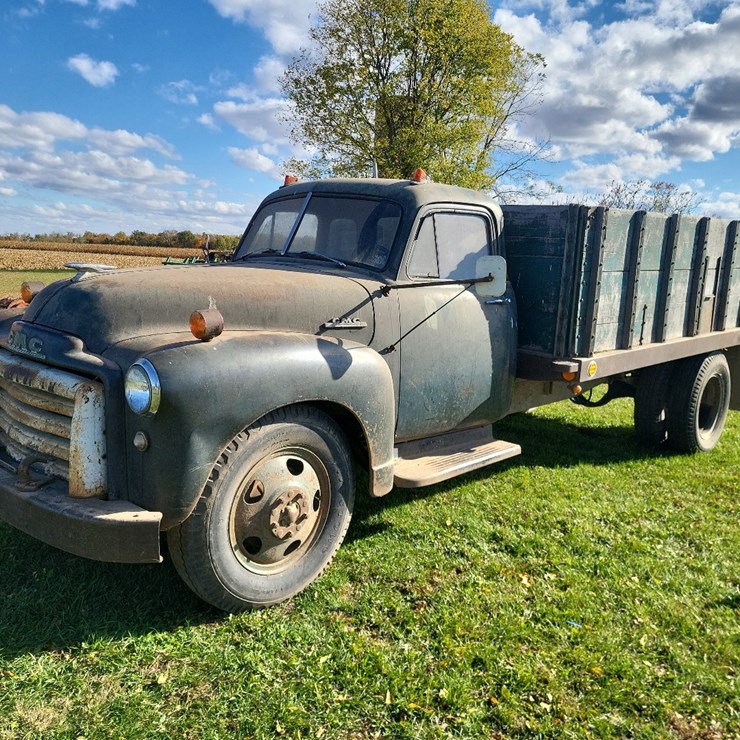 1953 GMC 354-24 Round Top Cab Single Axle Grain Truck -Needs Axle Shaft