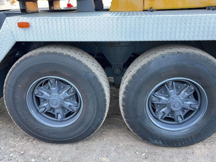 1993-grove-tms700b-image-14