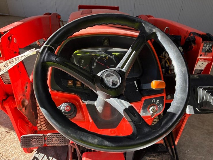 2022-kubota-l3902hst-image-23