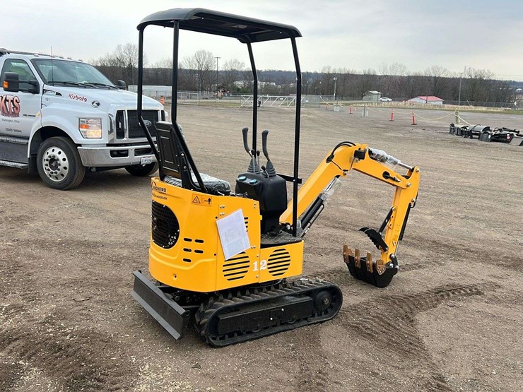 landhero-ldh-kv16-mini-excavator-image-3