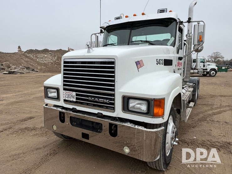 2017-mack-pinnacle-chu613-image-16