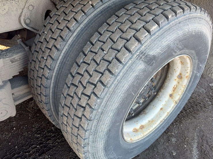 1993-international-4900-image-6