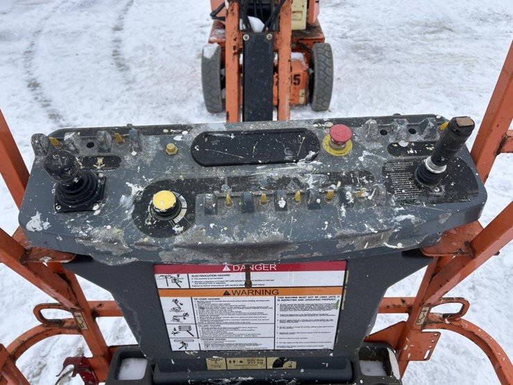 jlg-e300ajp-image-11