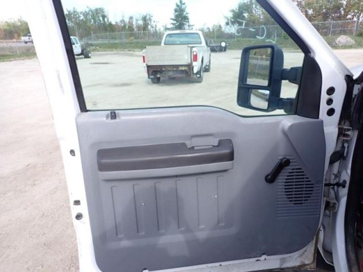 2012-ford-f250-xl-image-17