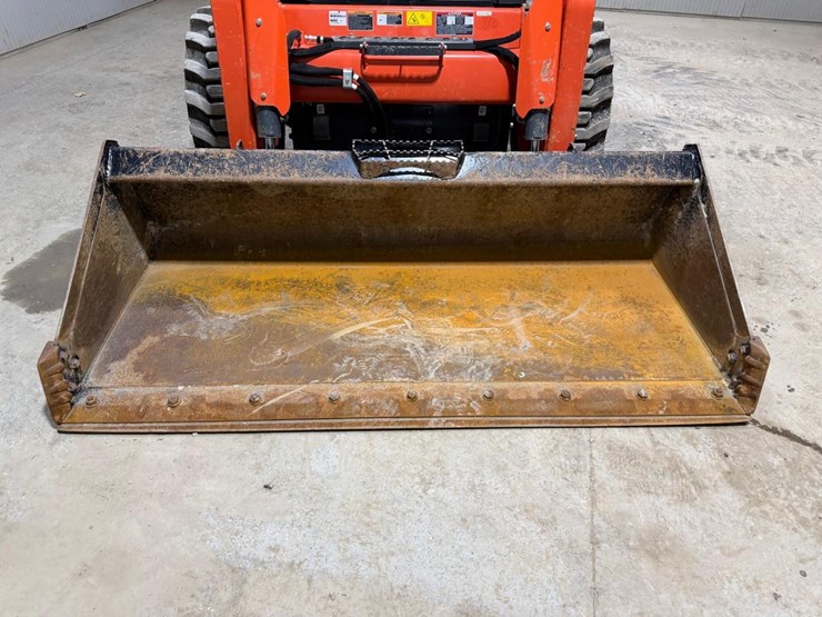 2023-kubota-ssv75hc-skid-steer-loader-image-9