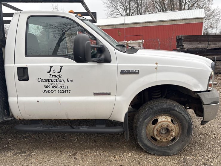 ford-f350-xl-image-11