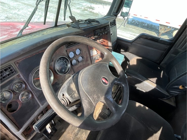 2005-kenworth-t800-image-19