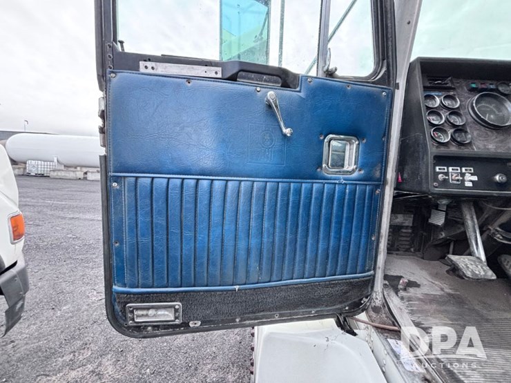 kenworth-t600a-image-69