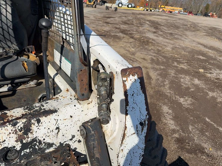 bobcat-s220-image-16