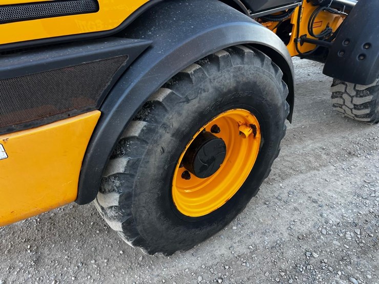 2018-jcb-409-image-17