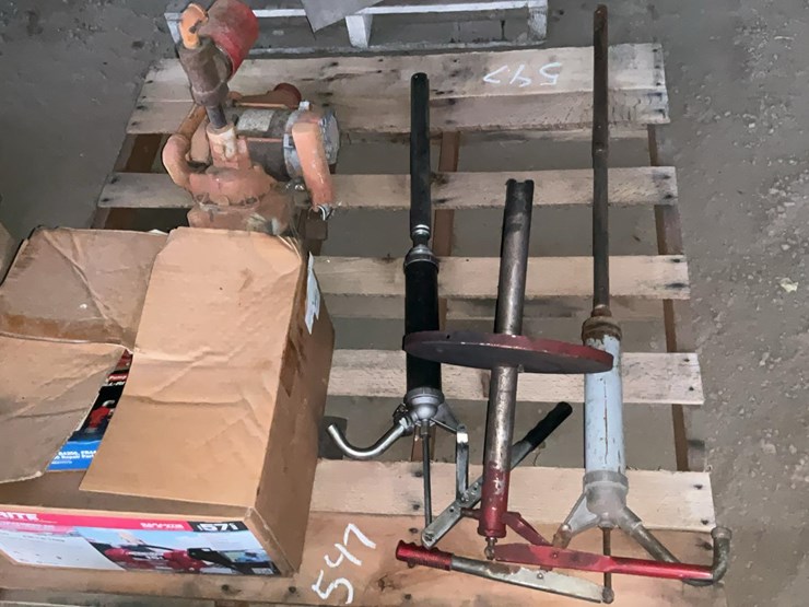 #547-•-fuel-and-oil-pumps-image-1