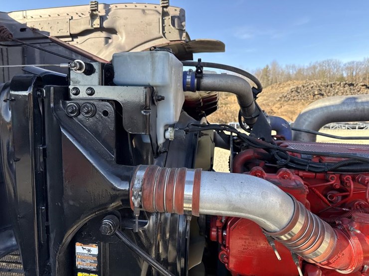 2012-peterbilt-389-image-23