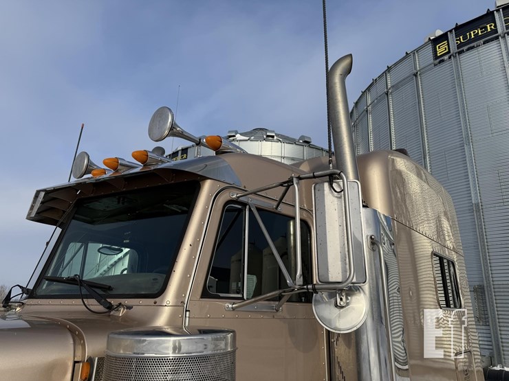 2004-peterbilt-379-image-28