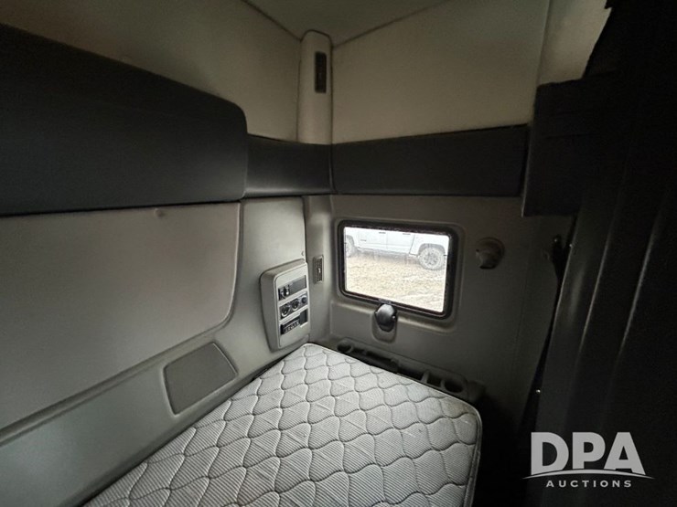 international-prostar-image-80