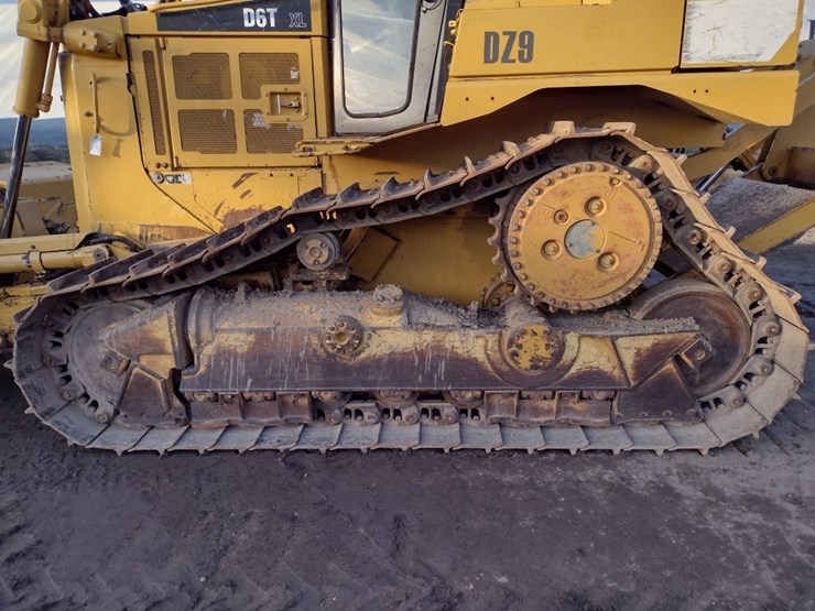 caterpillar-d6t-xl-image-22