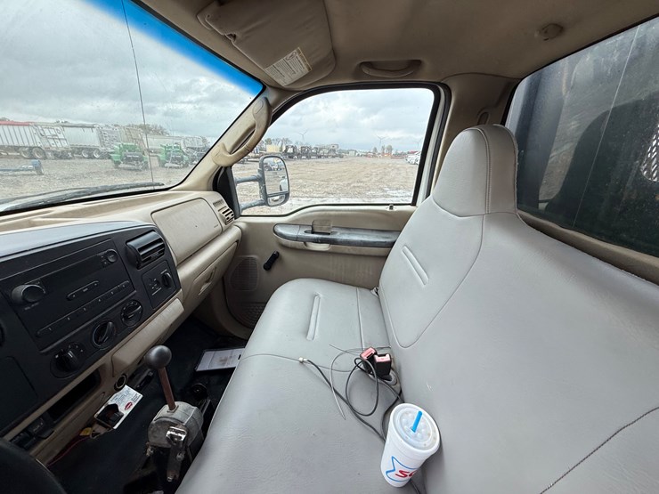 2005-ford-f350-image-27