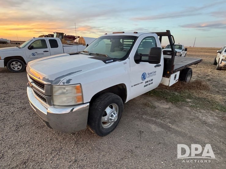 2009-chevrolet-3500hd-image-11