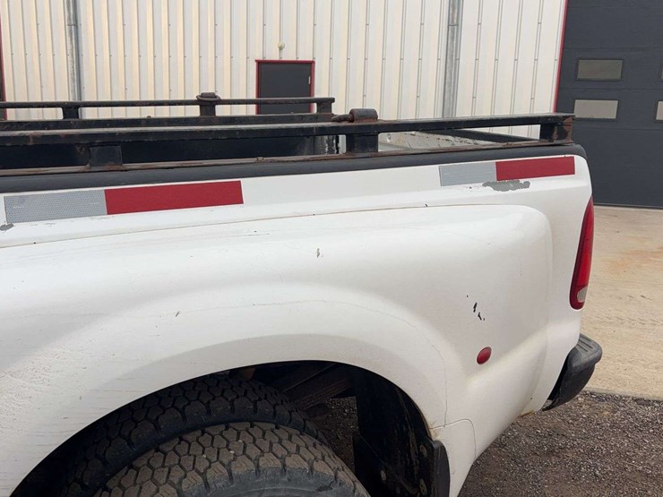 2004-ford-f350-image-18