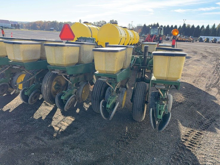 john-deere-7000-image-16