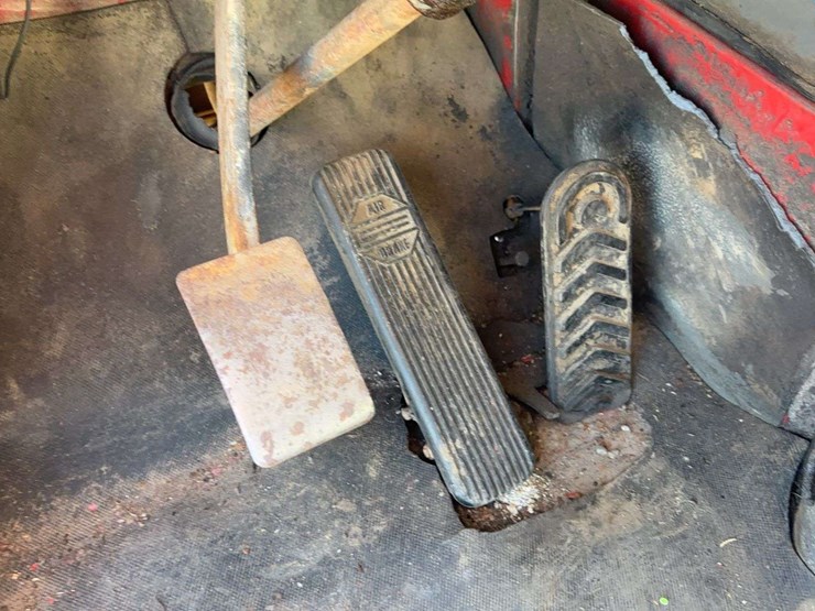 1968-international-f2000d-image-44