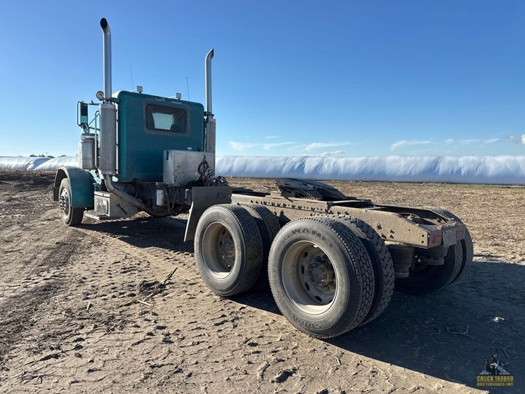 1996-peterbilt-379-image-3