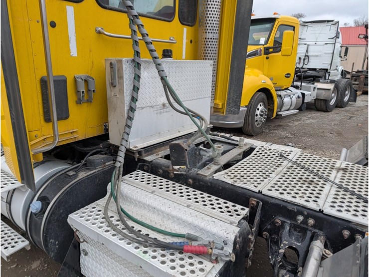 kenworth-t880-image-12