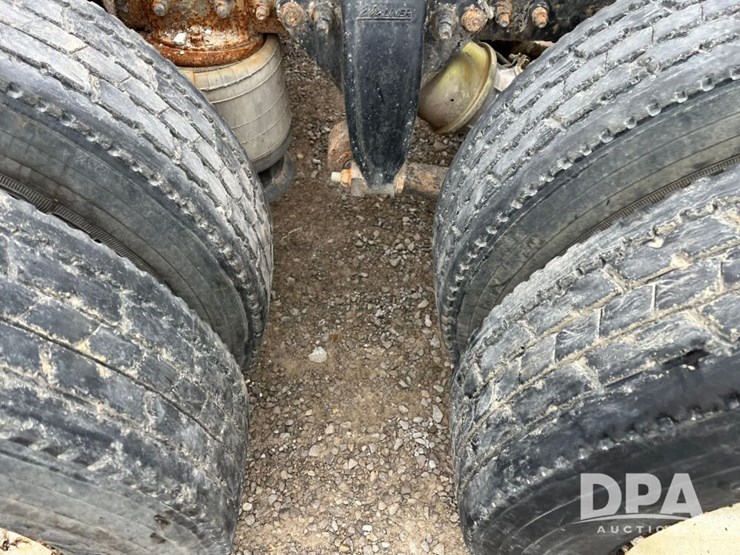 freightliner-fl80-image-35