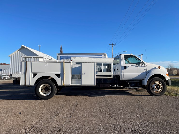 2015-ford-f650-image-4